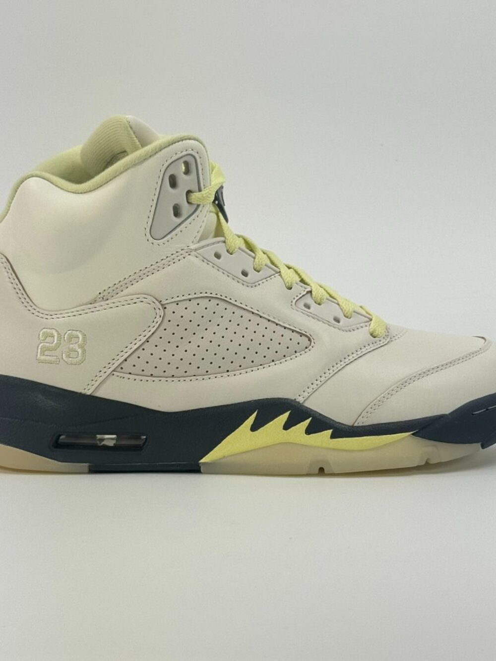 Air Jordan 5 Women's Retro 'Luminous Green' IM7592-130 size 10.5
